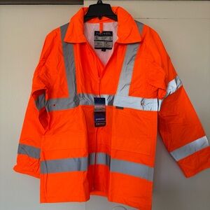 Portwest Hi-Vis Rain Jacket Size M Orange Portwest Safety Jacket with hood.